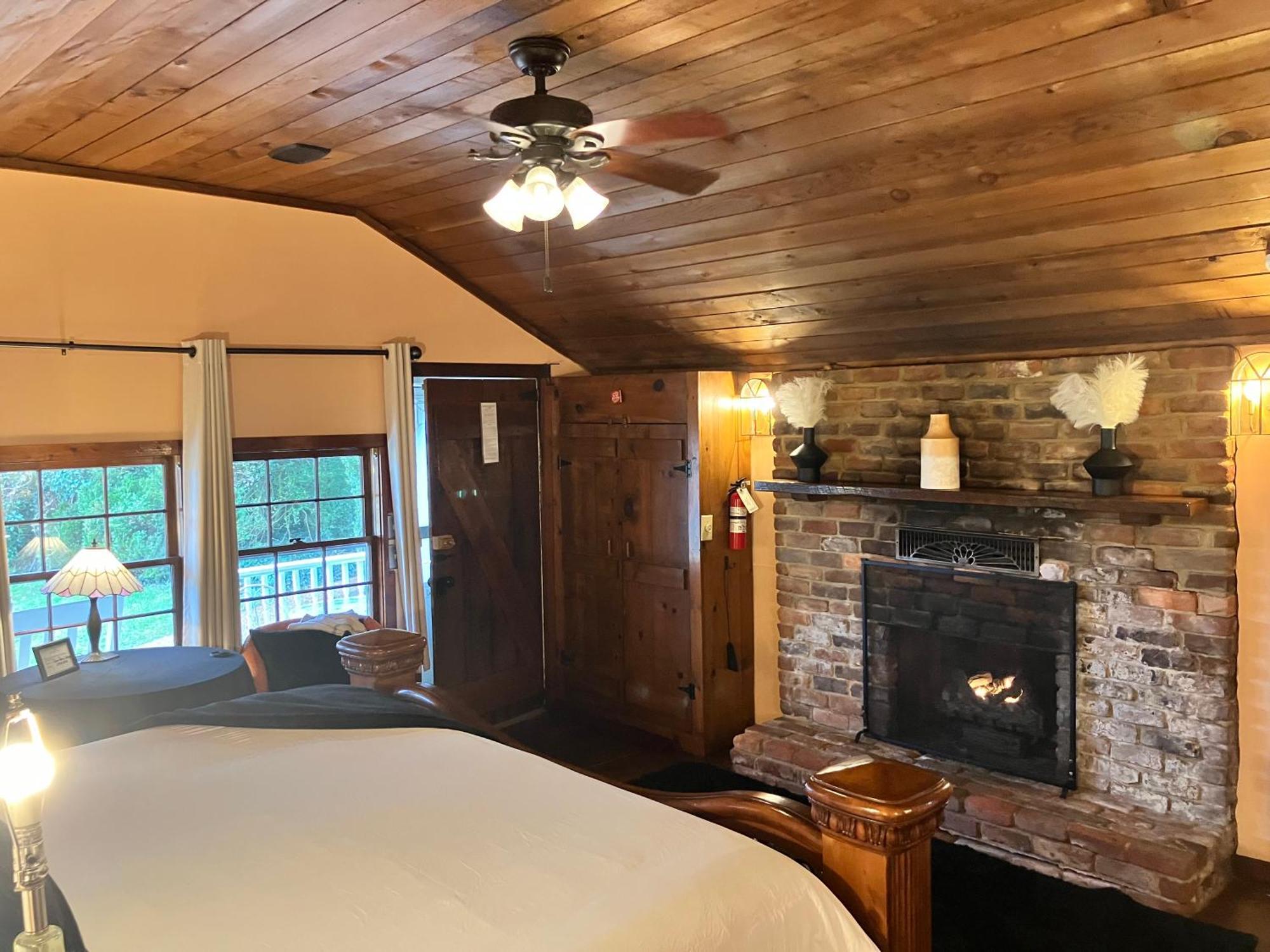 Prospect Hill Inn & Restaurant Zion Crossroads Εξωτερικό φωτογραφία
